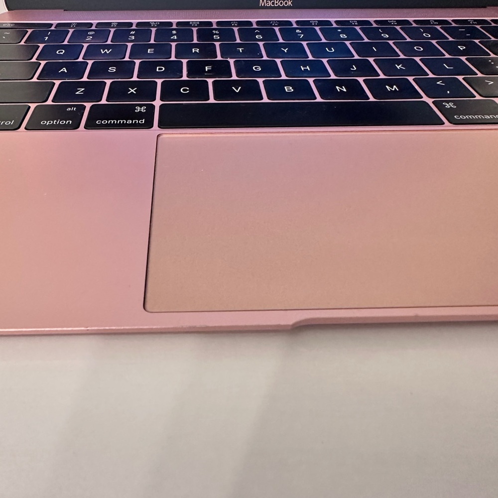 Apple MacBook in Rose with Accessories - Picture 13 of 16